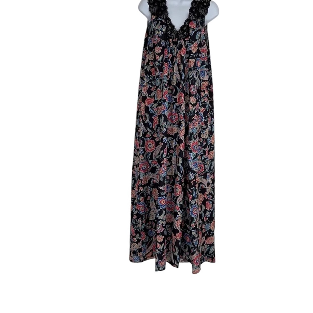Vtg Vintage Vanity Fair full length Nightgown Floral Black Lace Size M 1050